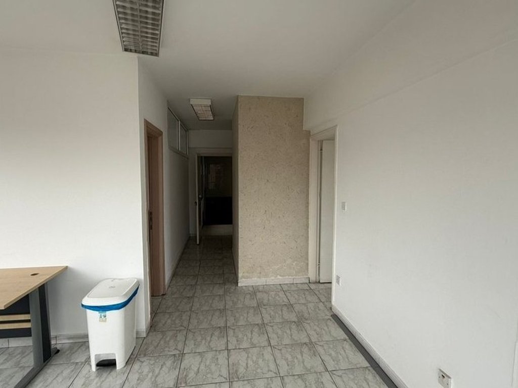 Office 80 m² for rent in Paphos - Kato Paphos, Paphos