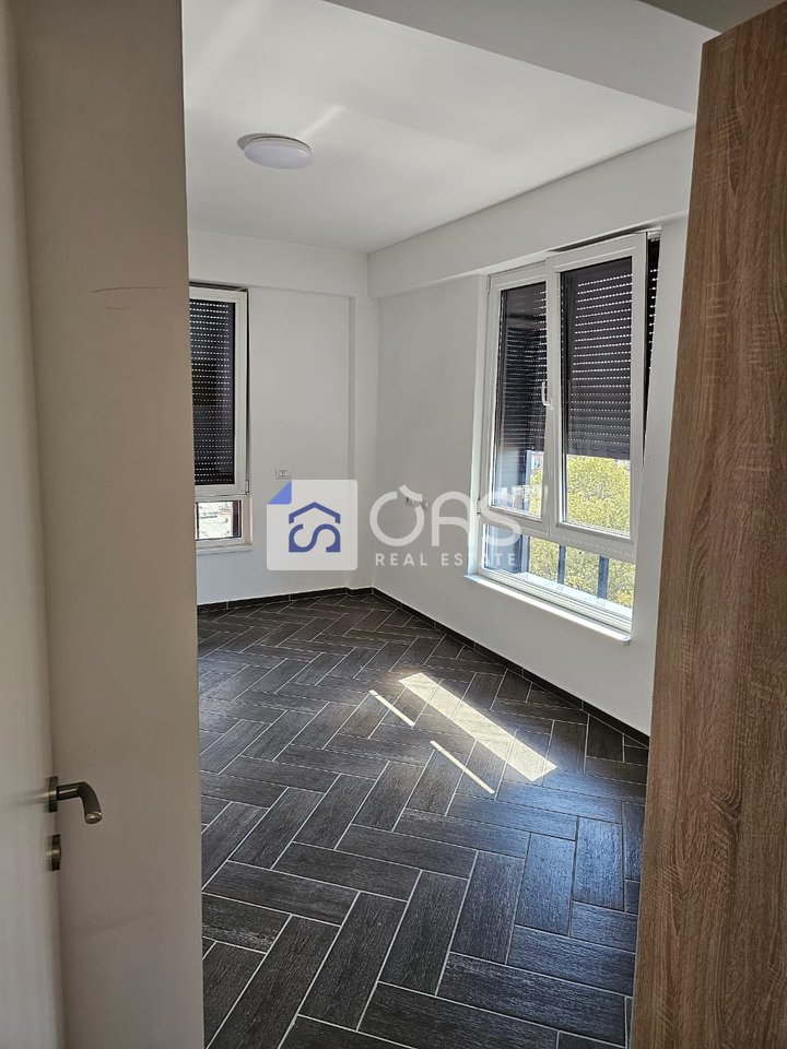 Appartamento 2+1 in Affitto a Myslym Shyri, Centro - 1.000€ | 74 m²