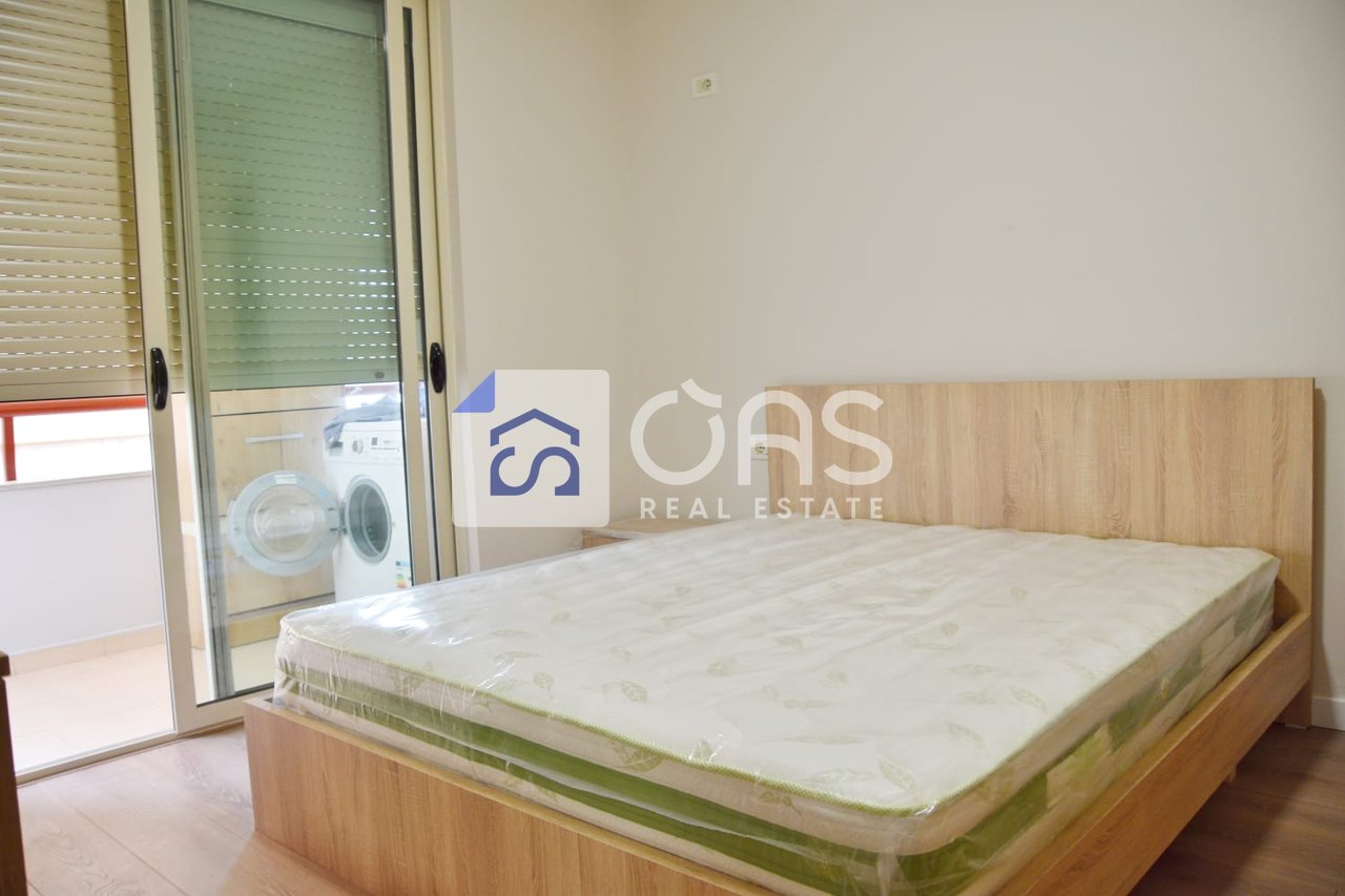 Apartament 1+1 Me Qira në Komunën e Parisit, Tiranë - 600€ | 65 m²