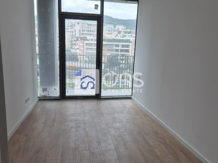 Jepet ambjent me qera 2+1+2+post parkimi per biznes tek Liqeni Artificial Lake View