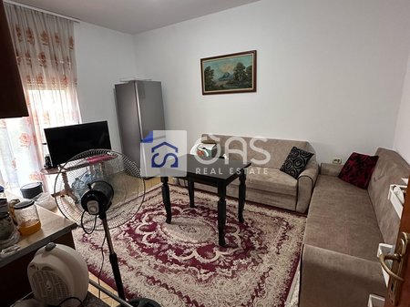 Jepet shtepi private 2+1 tek Bulevardi i Ri