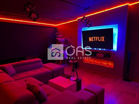 Shitet apartament 2+1+2+2 tek Fresku (Qesarake)