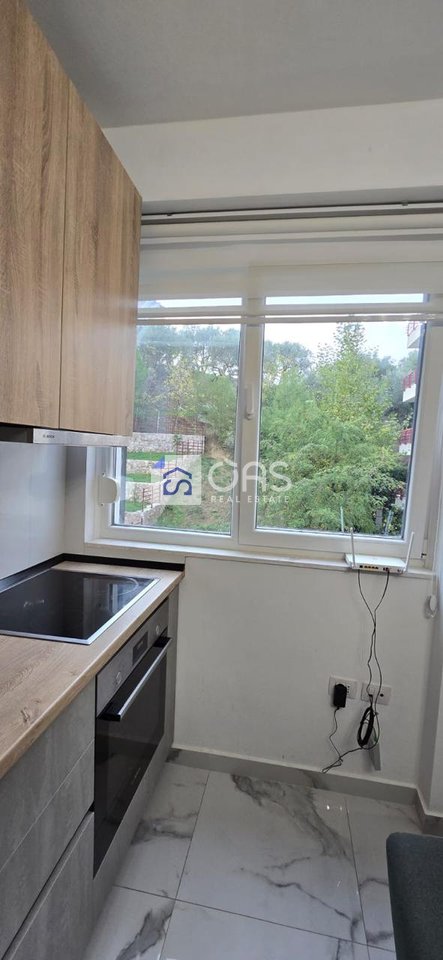 Jepet me qera apartament 2+1 tek Liqeni i Thate.