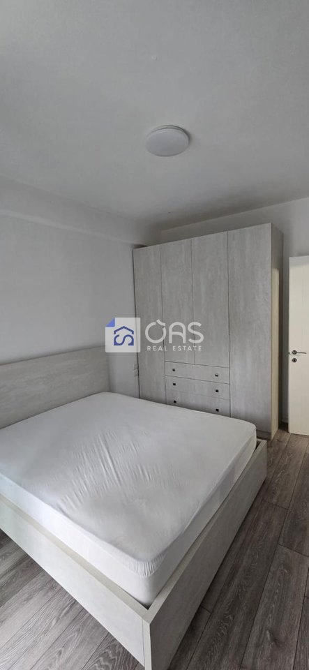 Jepet me qera apartament 2+1 tek Liqeni i Thate.