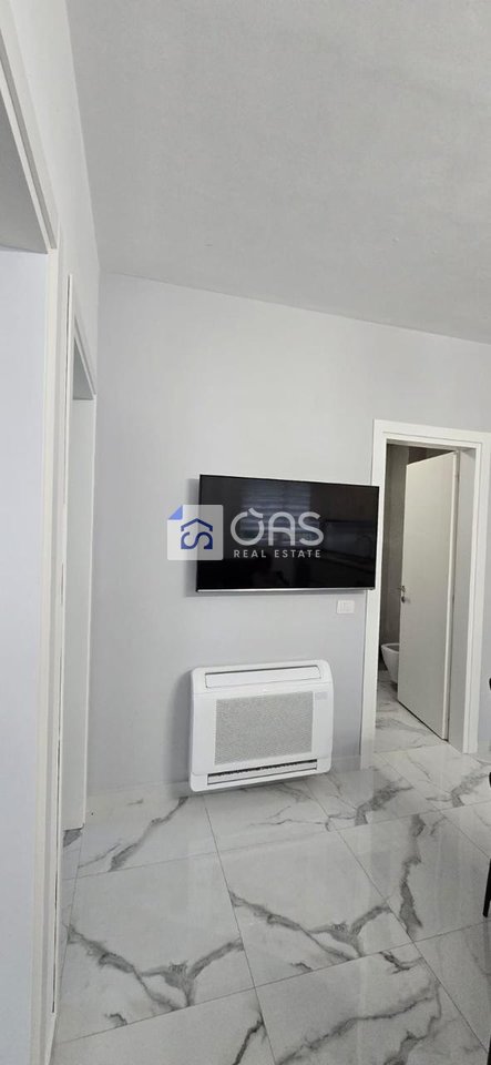 Jepet me qera apartament 2+1 tek Liqeni i Thate.