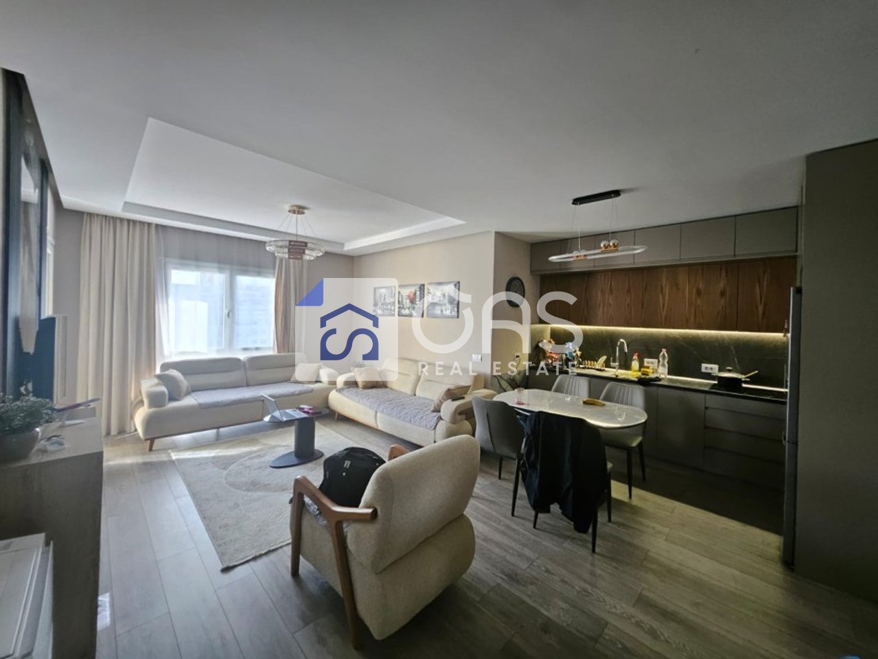 Jepet me qera apartament 2+1+2 tek Dritan Hoxha