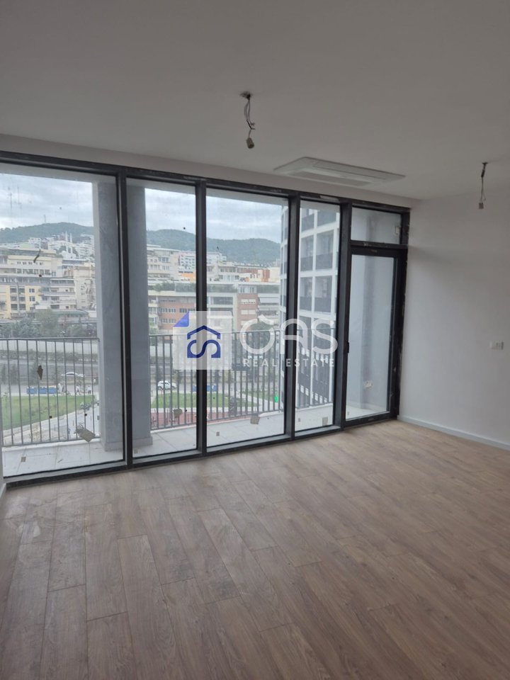 Jepet ambjent me qera 2+1+2+post parkimi per biznes tek Liqeni Artificial Lake View