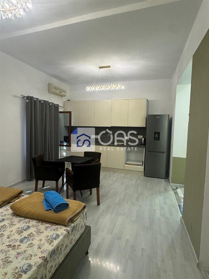 Jepet apartament 1+1 ne Qender