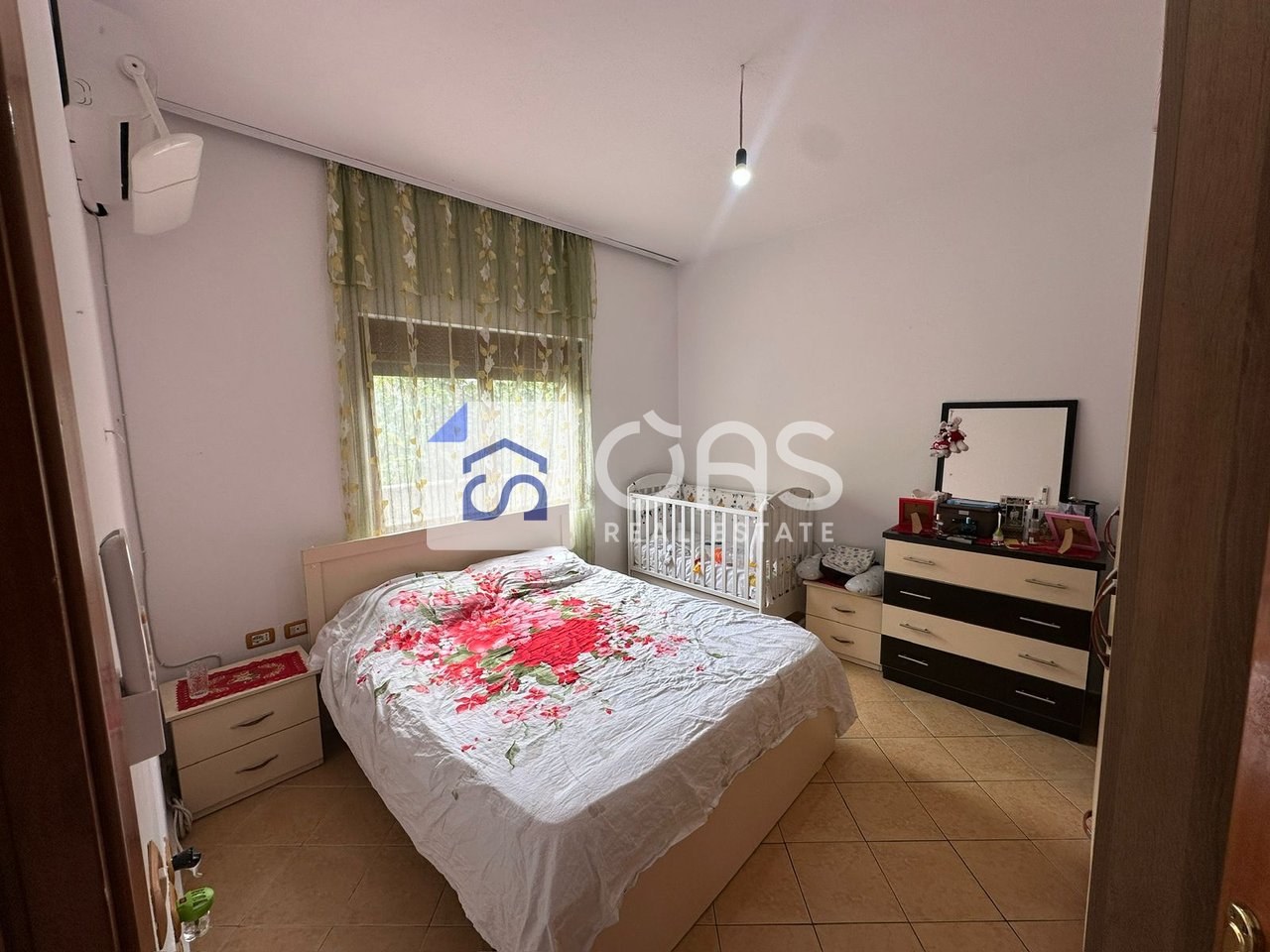 Jepet shtepi private 2+1 tek Bulevardi i Ri