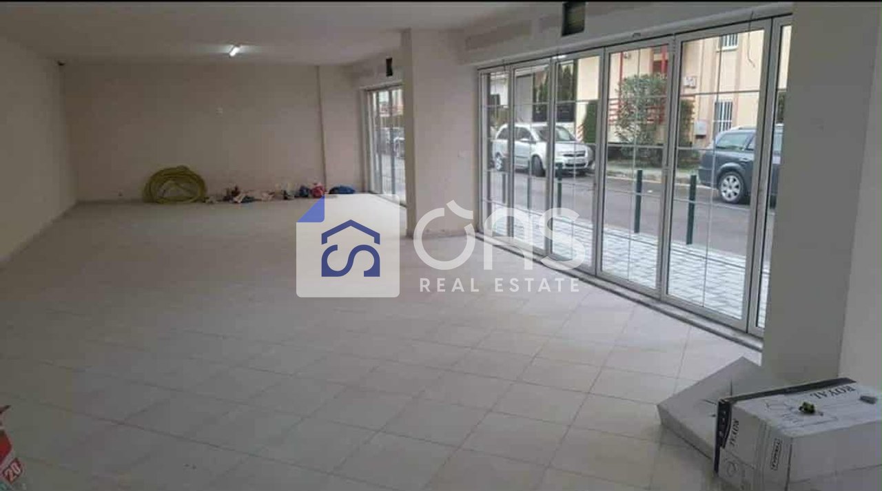 Jepet ambjent me qera ose shitet tek Liqeni i Thate