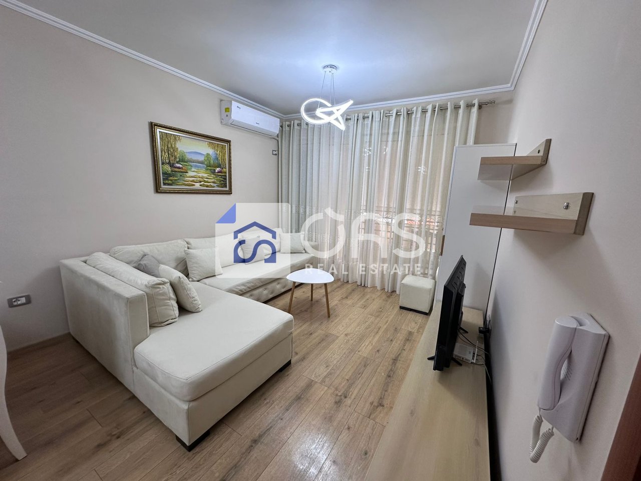 Jepet me qera Apartament 1+1 ne yzberisht