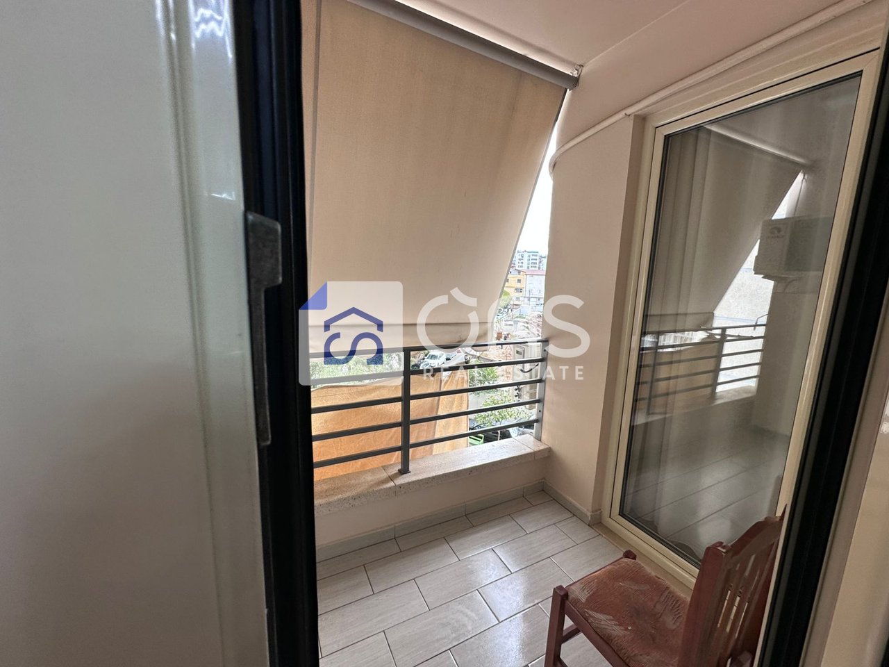 Jepet me qera Apartament 1+1 ne yzberisht