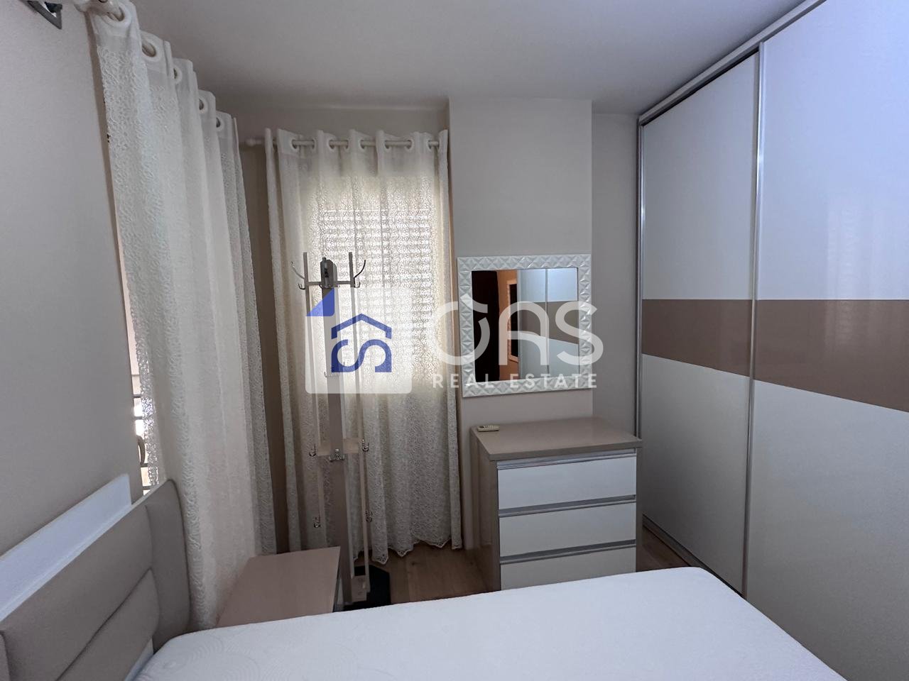 Jepet me qera Apartament 1+1 ne yzberisht