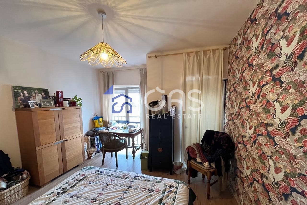 Shitet apartament 2+1 tek Selvia ( Vila Gold).