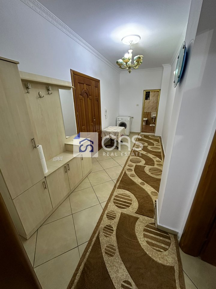 Shtëpi 2+1 Me Qira në Rruga 5 Maji, Tiranë - 500€ | 140 m²