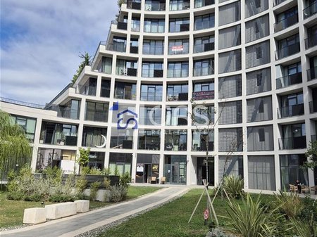 Ambient Komercial tek Lake View. , Tiranë - 1700€ | 103 m²