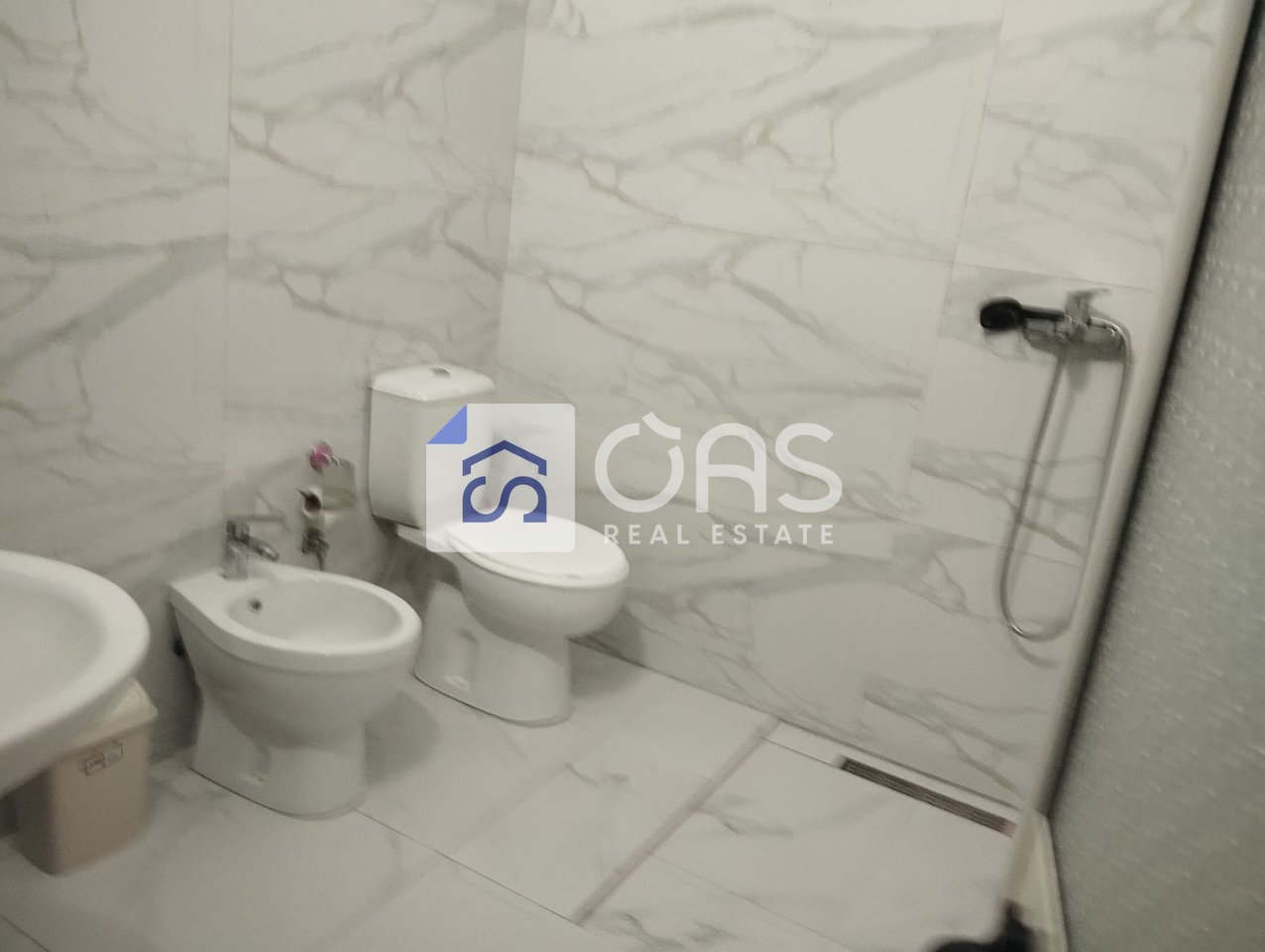 Jepet me qera Garsoniere ne Laprake