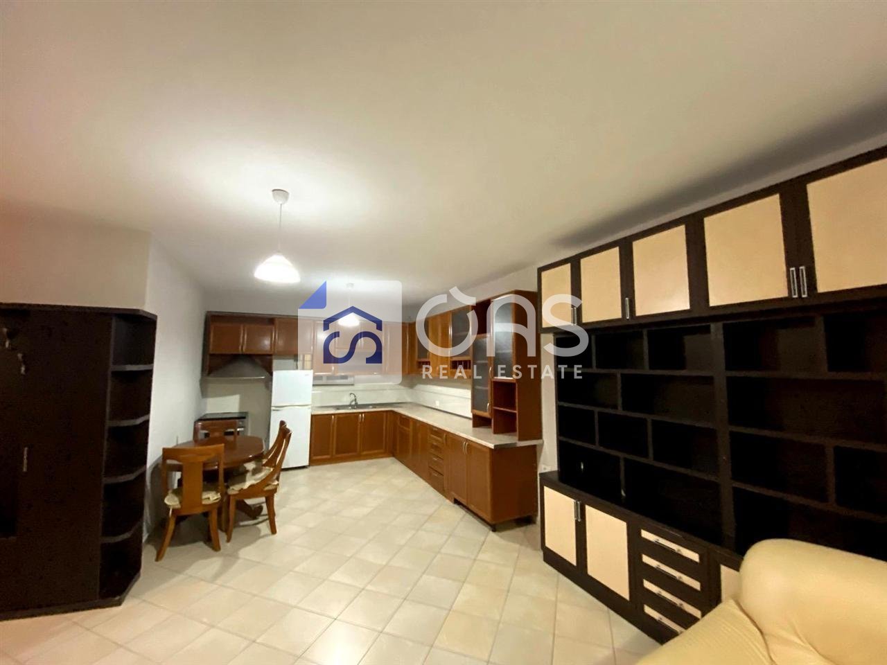 Jepet me qera apartamenti 2+1 ne Yzberisht