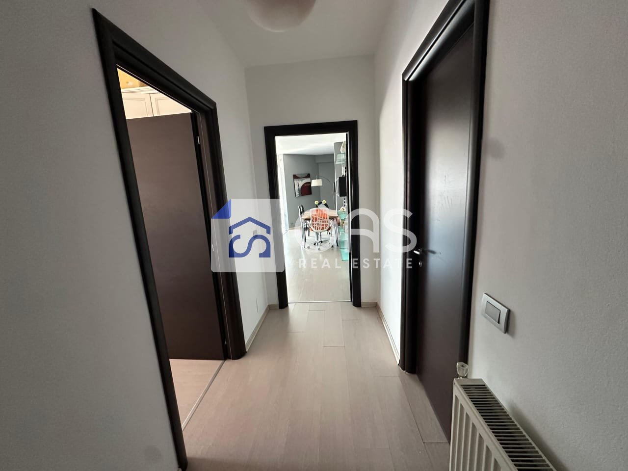 Jepet me qera apartament 2+1 tek Komuna Parisit (Kompleksi Kika 1)