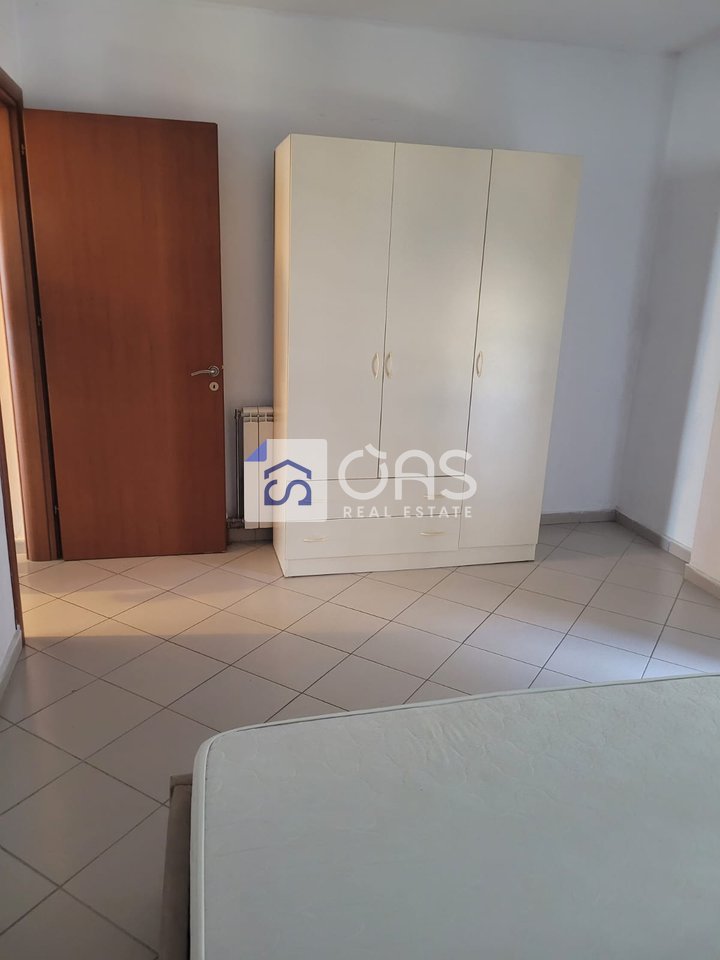 Shitet Apartament 1+1 tek Komuna Parisit