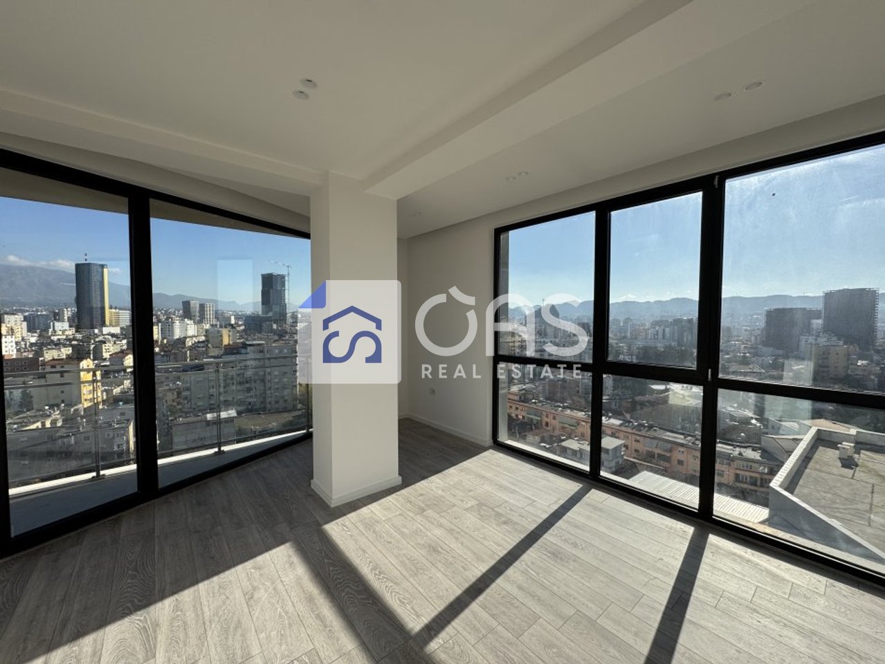 Jepet apartament me qera 2+1+2+post tek Mine Peza