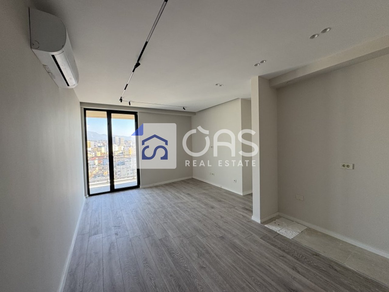 Jepet apartament me qera 2+1+2+post tek Mine Peza