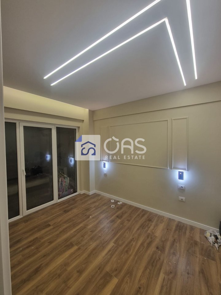 Jepet apartament me qera  2+1 tek Liqeni i Thate