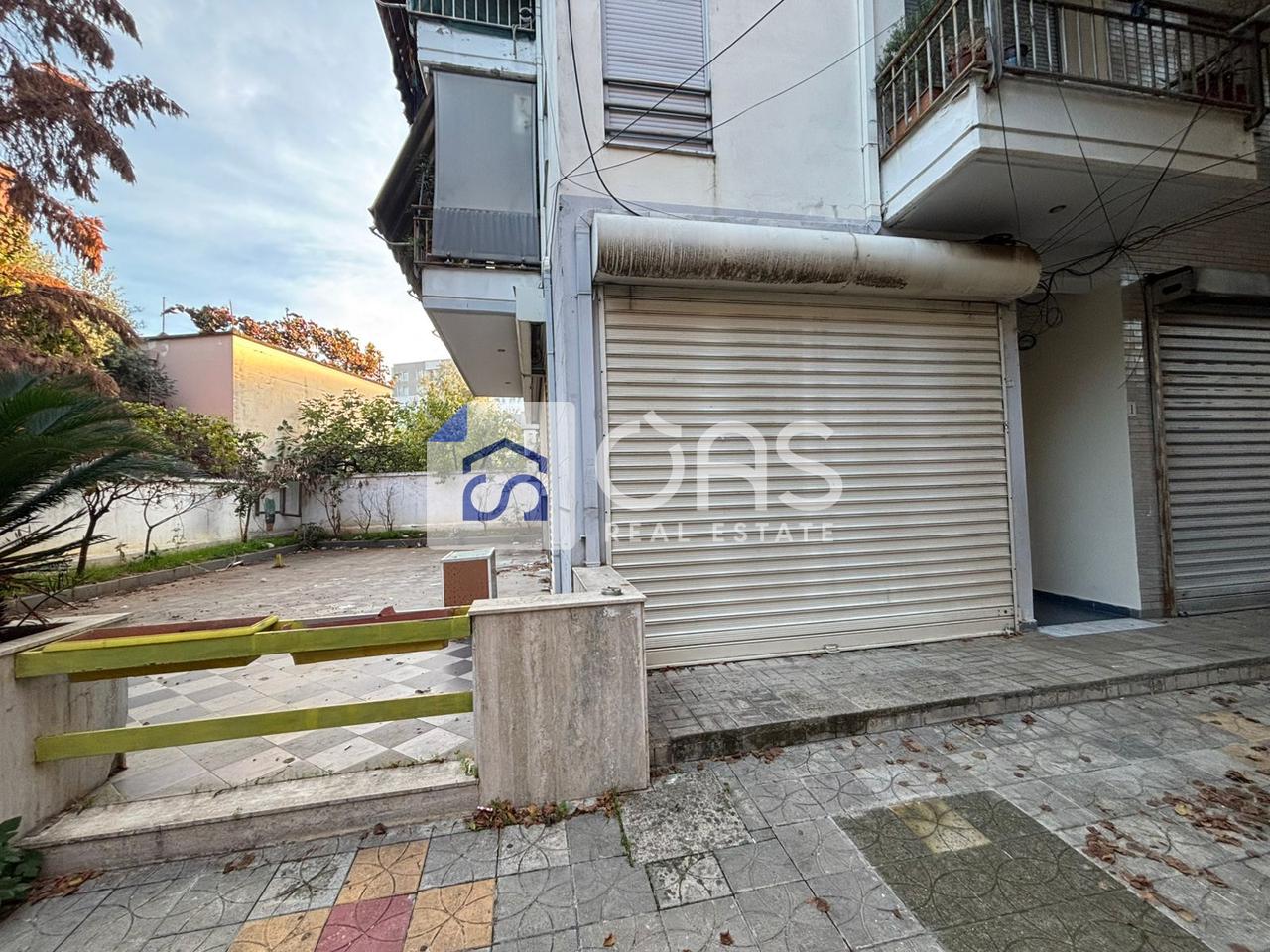 Locale Commerciale in Affitto a Brryli, Tirana - 300€ | 50 m²