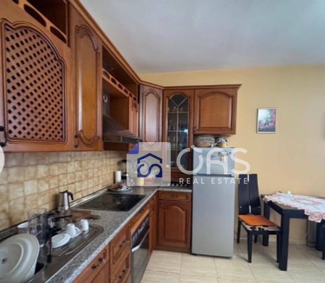 Jepet apartament me qera 1+1  ne Qender