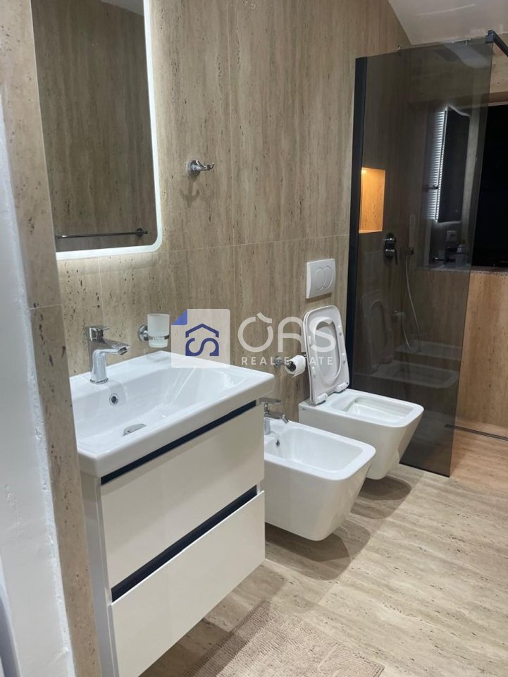 Jepet me qera apartament 1+1 tek Komuna e Parisit