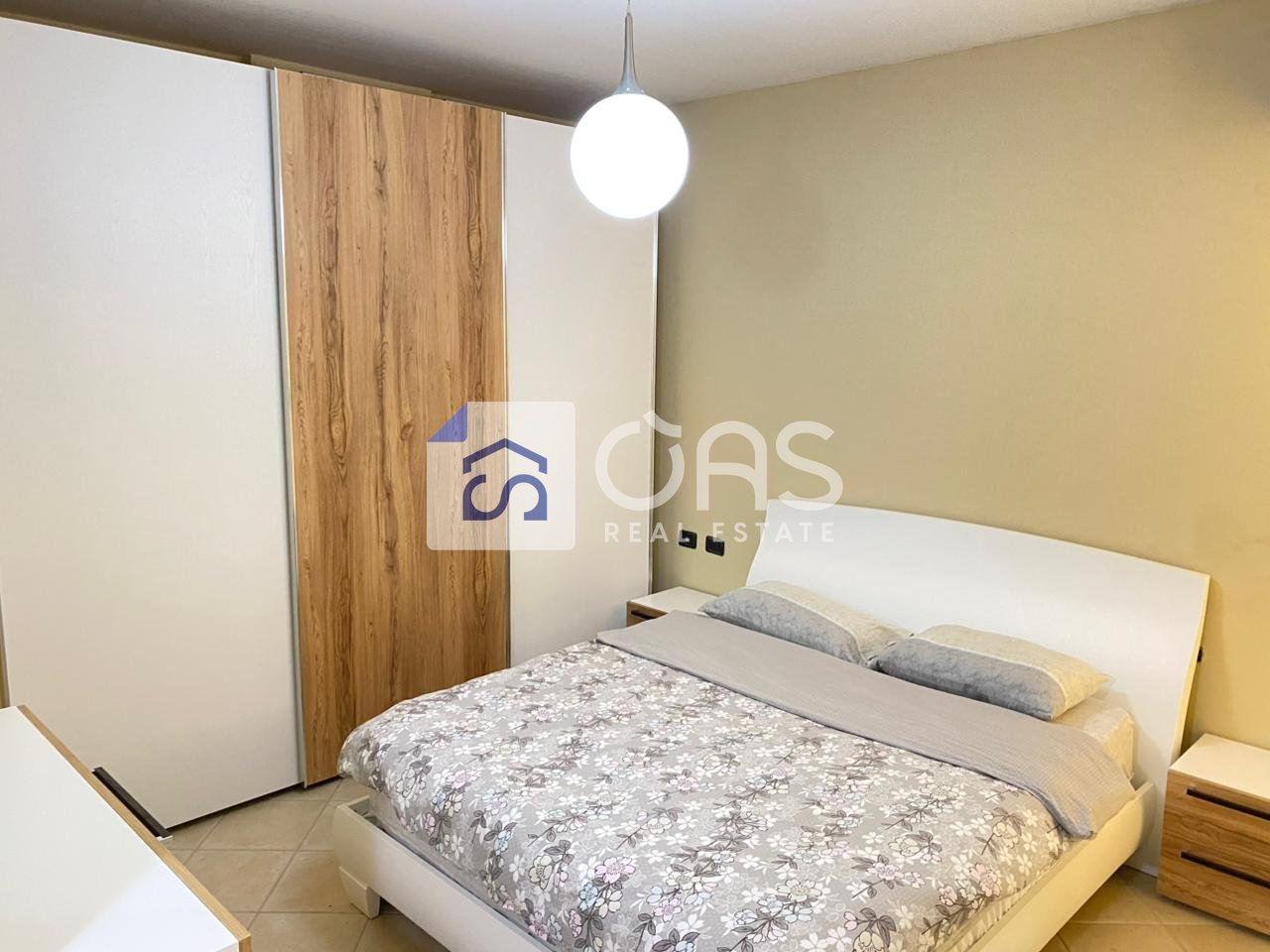 Jepet apartament 2+1+2+ post parkimi  me qera tek Pazari i Ri