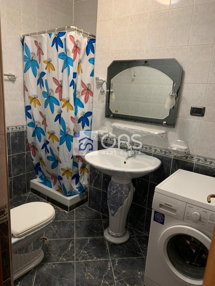 Jepet apartament 2+1+2+ post parkimi  me qera tek Pazari i Ri