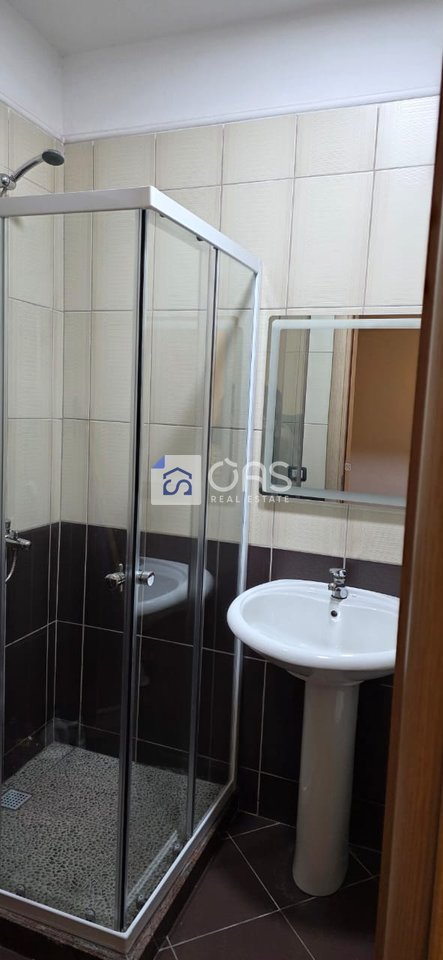 Jepet apartament me qera 2+1+2 tek Misto Mame