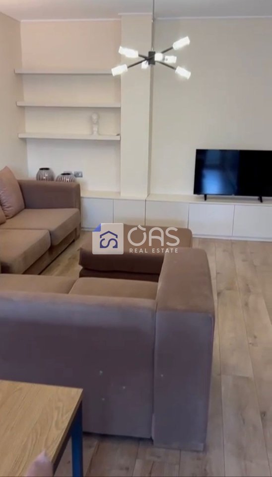 Jepet apartament me qera 2+1 tek shallvaret