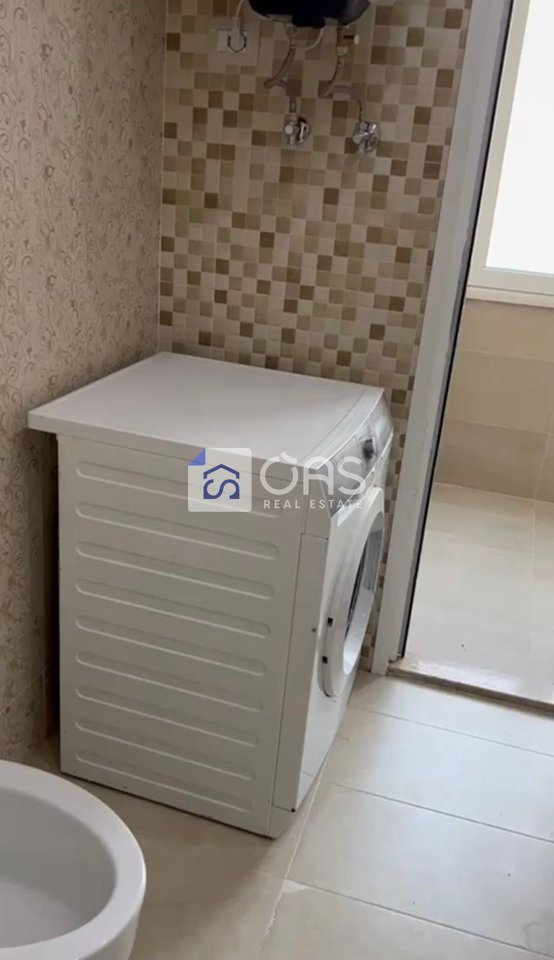 Jepet apartament me qera 2+1 tek shallvaret