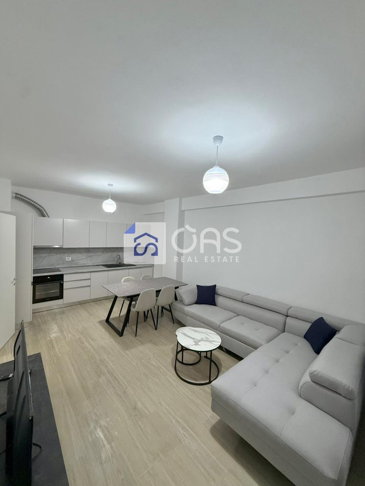 Appartamento 2+2 in affitto ad Astir, Tirana - 700€ | 105 m²