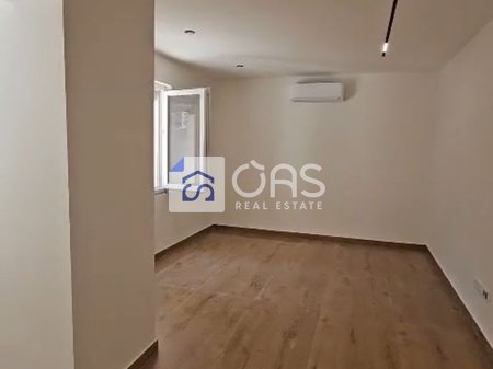 Si affitta appartamento 1+1 in Via Bardhyl 50.000 lekë.