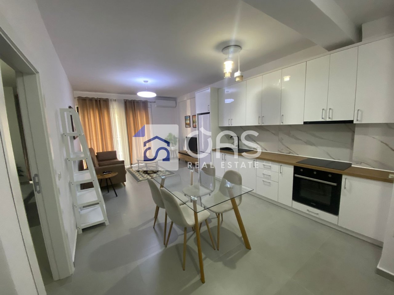 Jepet apartament 1+1 me qera tek Rruga Durresit