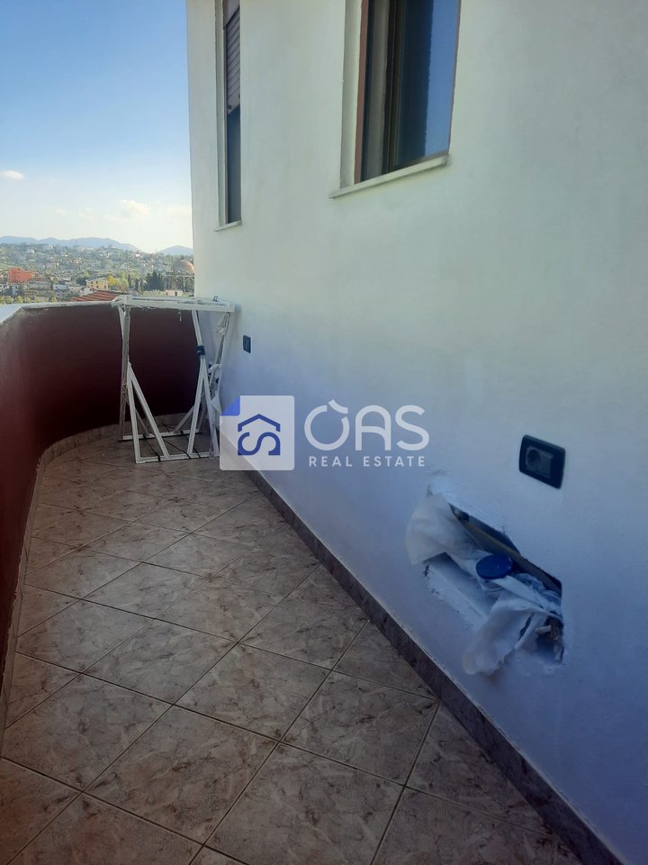 Jepet apartament me qera 2+1+2 tek Kodra e Priftit