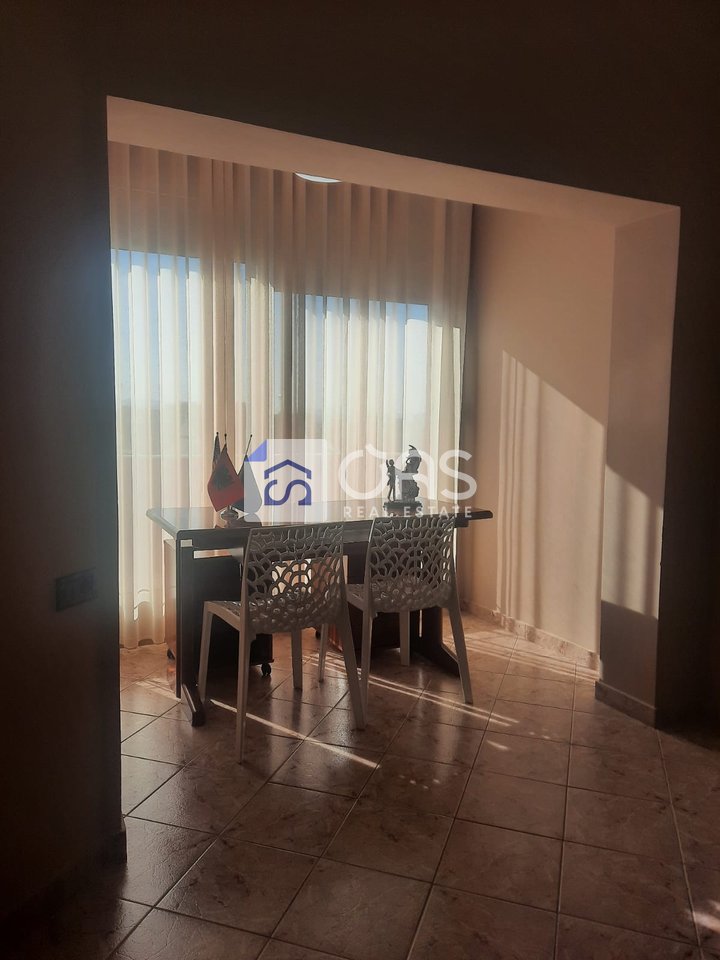 Jepet apartament me qera 2+1+2 tek Kodra e Priftit