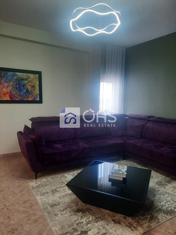 Jepet apartament me qera 2+1+2 tek Kodra e Priftit