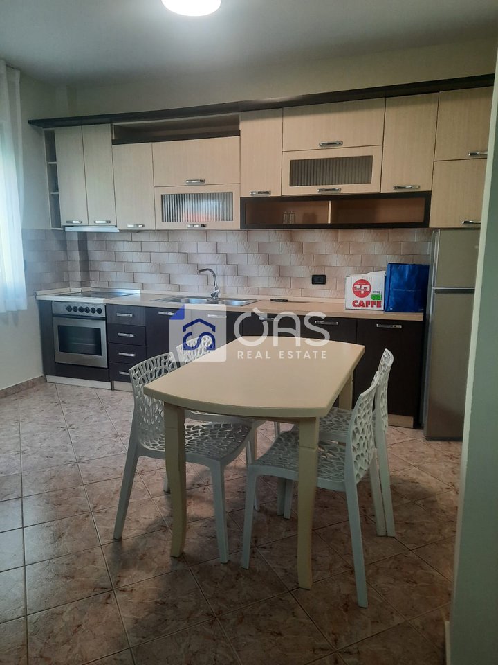 Jepet apartament me qera 2+1+2 tek Kodra e Priftit