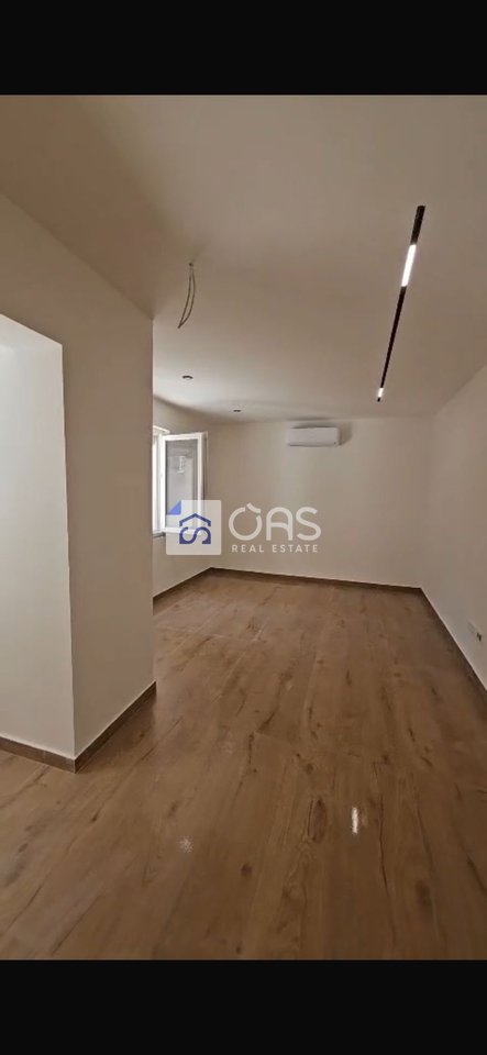 Si affitta appartamento 1+1 in Via Bardhyl 50.000 lekë.