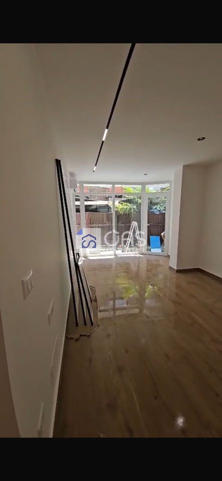 Si affitta appartamento 1+1 in Via Bardhyl 50.000 lekë.