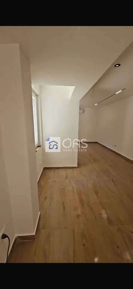 Si affitta appartamento 1+1 in Via Bardhyl 50.000 lekë.