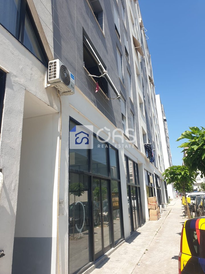 Dyqan Me Qira në Ish Parku, Tiranë - 420€ | 23 m²