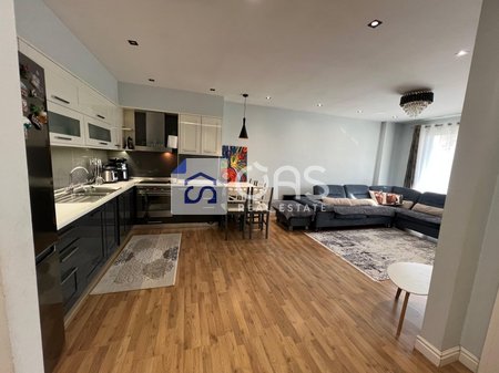 Appartamento 2+1 in affitto ad Astir