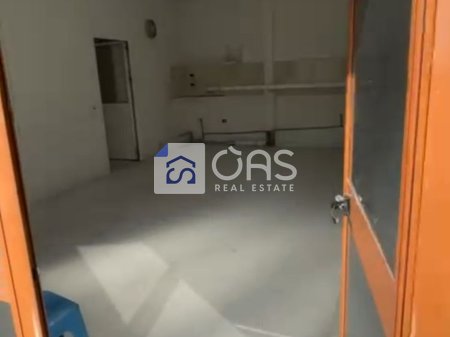 Si affitta negozio in Viale Zogu il Primo