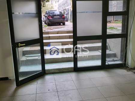 Jepet Dyqan me qira tek Komuna e Parisit