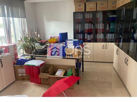 A 2+1 apartment is for rent as an office in Myslym Shyr.